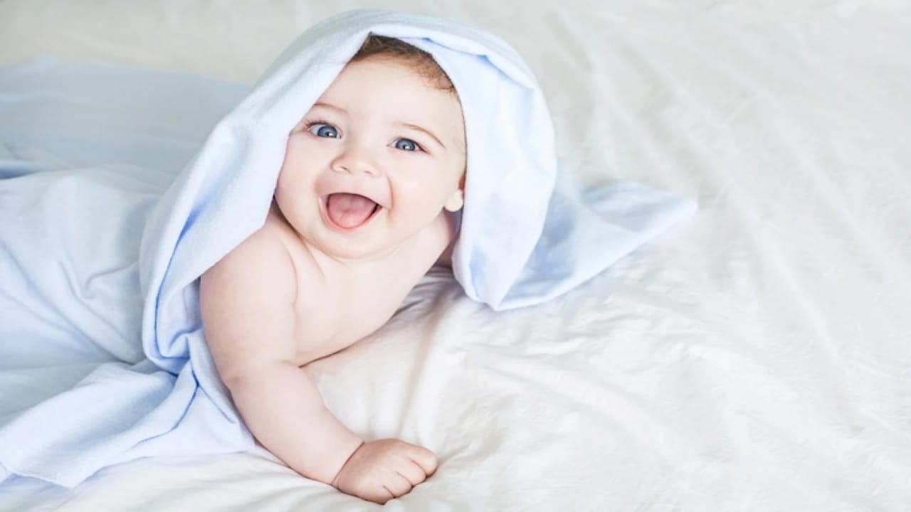 Tahap Perkembangan Bayi pada Bahasa di Usia 0-12 Bulan